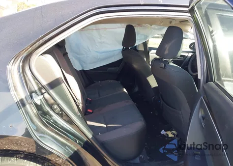 2018 Toyota Corolla Le z USA, uszkodzony, nr VIN 2T1BURHE7JC065081